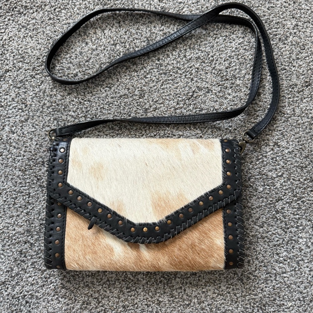 Black and Tan Leather Cowhide Crossbody Bag - Picture 1 of 12